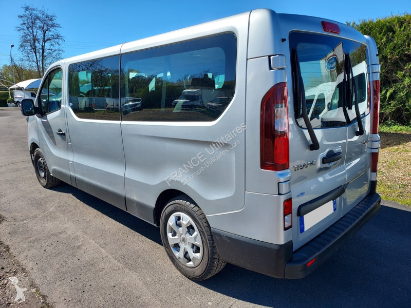 Véhicule utilitaire Renault TRAFIC III COMBI...