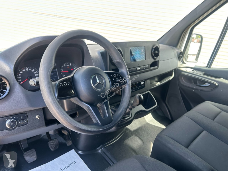 عربة نفعية Mercedes III 317 RWD