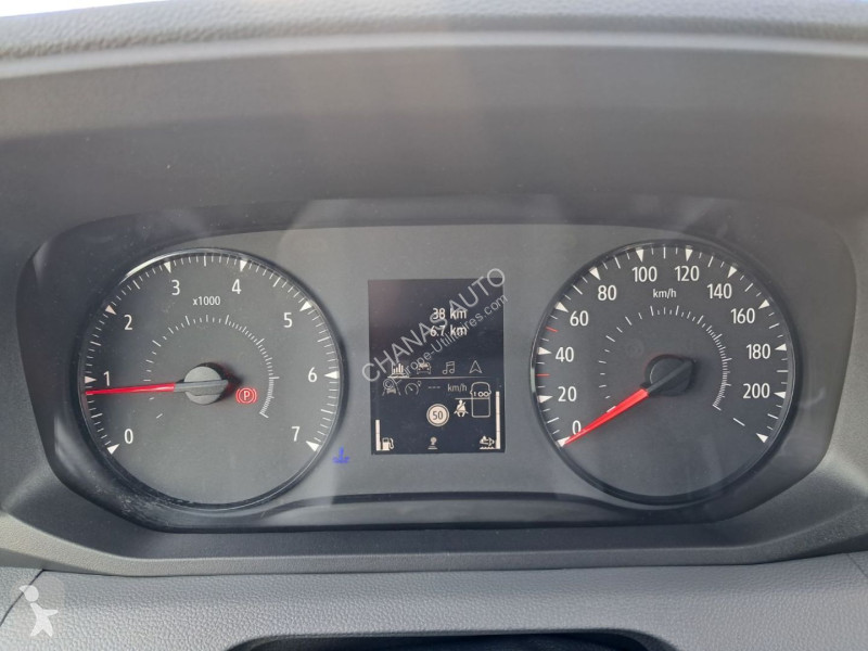 Samochód dostawczy Nissan 3T5 2.0L 170...