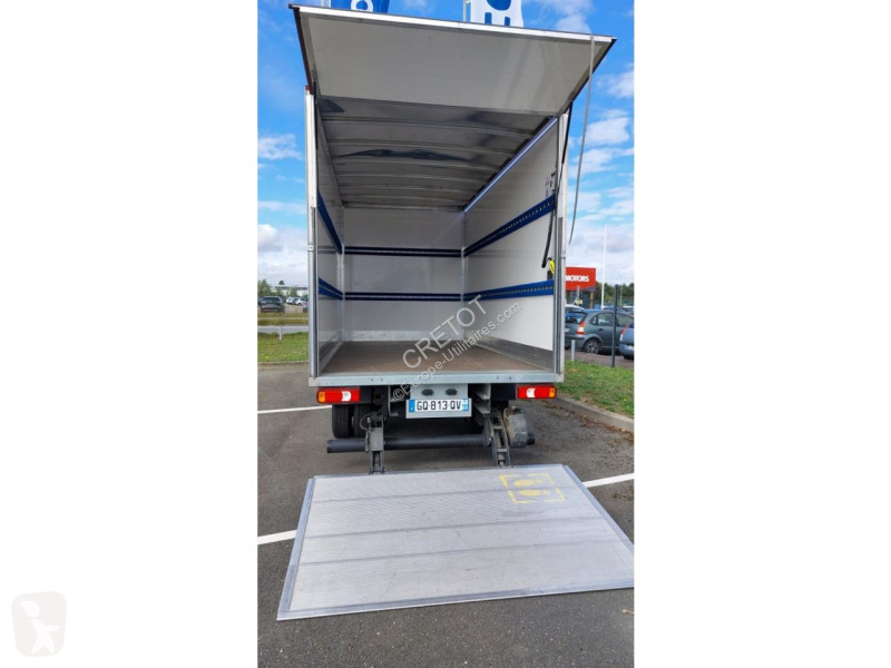 Véhicule utilitaire Iveco DAILY 35 C 16 3L E6