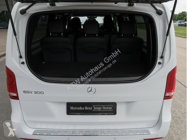 Véhicule utilitaire Mercedes EQV 300...