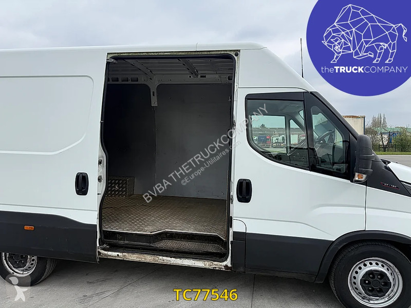 Nyttofordon Iveco 35S18V12