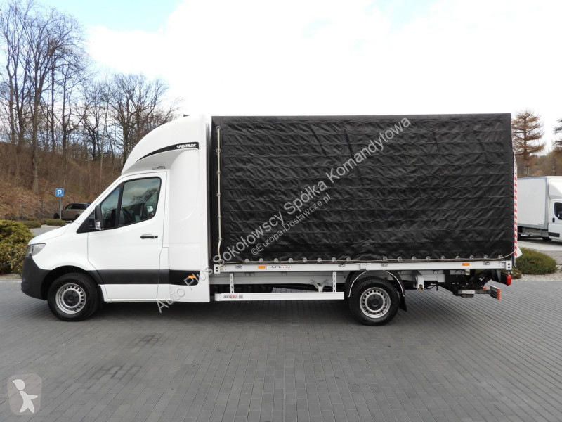 Autoutilitară Mercedes 23RANSIT