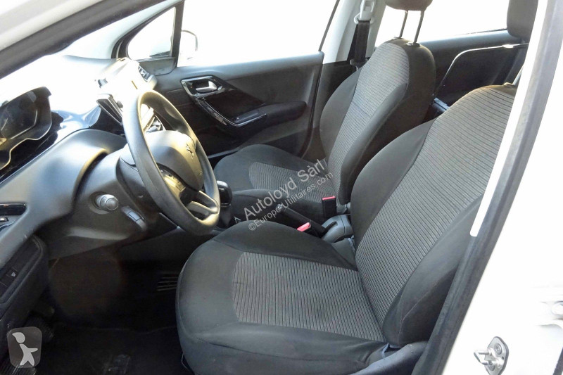 عربة نفعية Peugeot STE 1,2 VTI 82