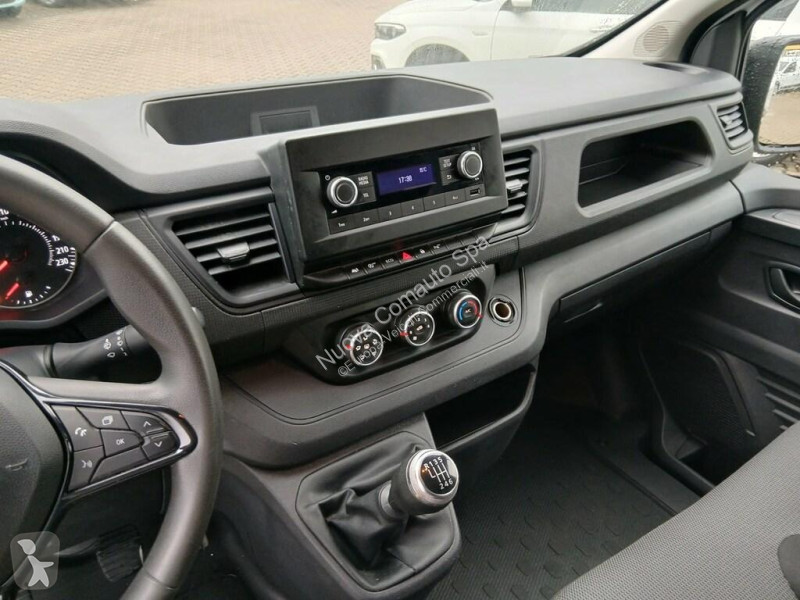 عربة نفعية Renault IV