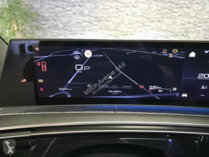 Véhicule utilitaire Peugeot 3008 1.2i Hybrid...