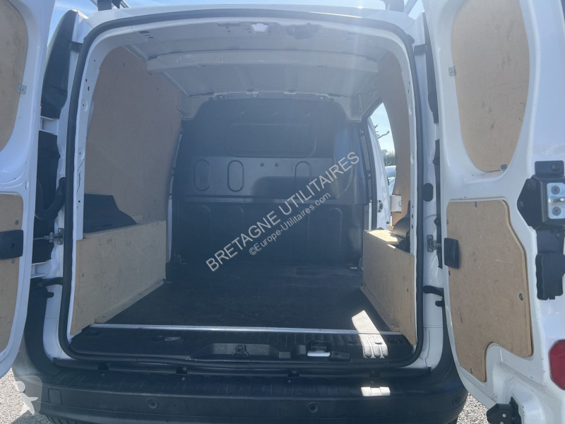Véhicule utilitaire Renault KANGOO II EXPRESS...