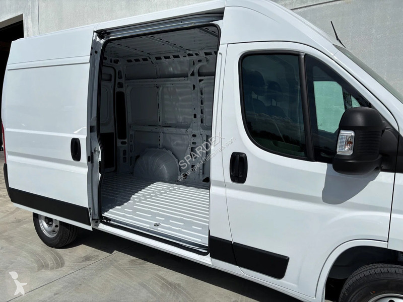 عربة نفعية Peugeot L2H2 | Leasing