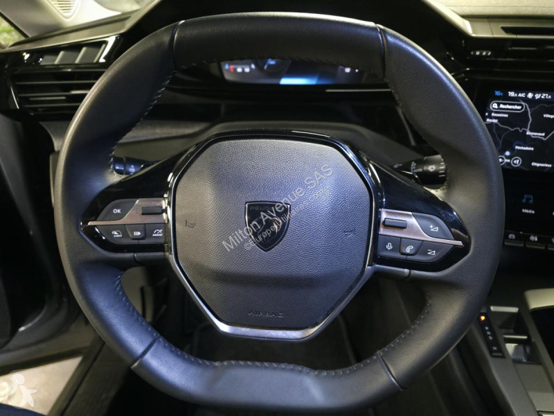 Véhicule utilitaire Peugeot 408 1.2i Hybrid...