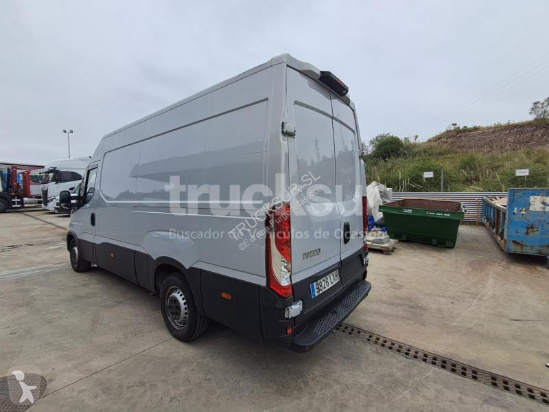 Furgoneta Iveco  DAILY 35S14 12M3
