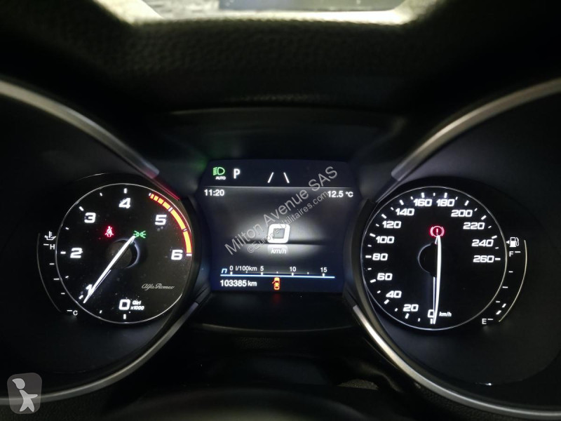 Samochód dostawczy Alfa-Roméo STELVIO 2.2 D -...