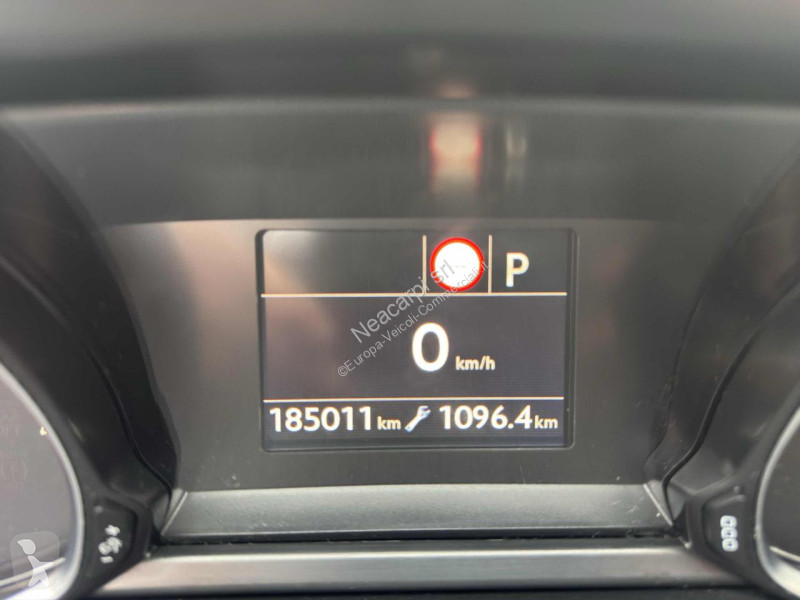 عربة نفعية Peugeot