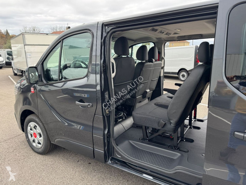 عربة نفعية Renault L2 Blue dCi 150 RED EDITION...