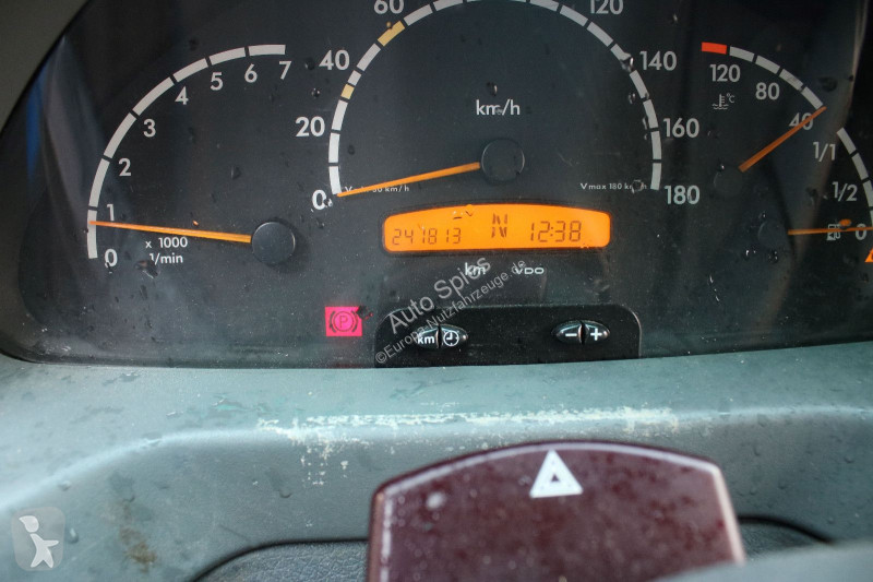 Samochód dostawczy Mercedes 211 CDI...