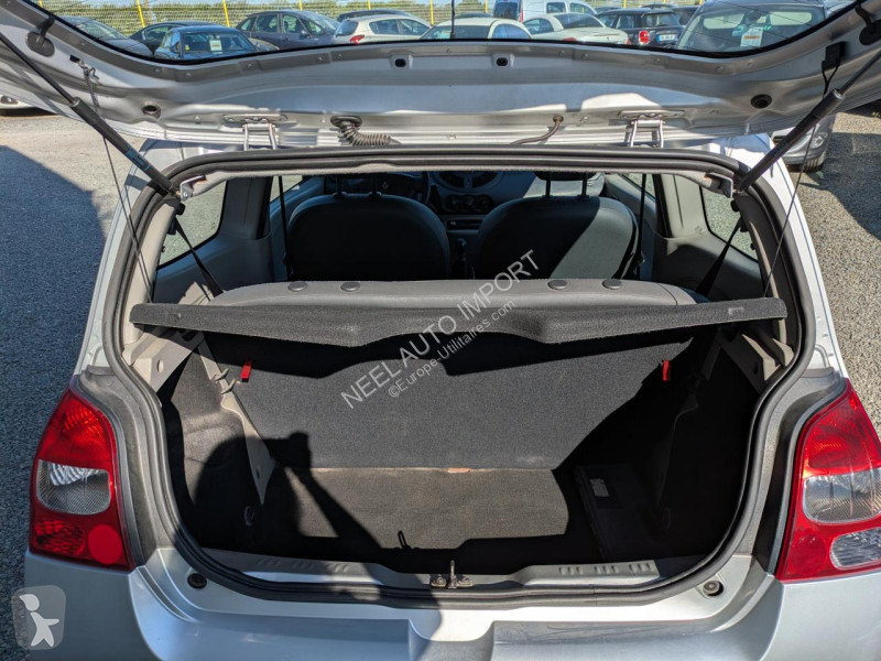Véhicule utilitaire Renault TWINGO II 1.2I 75CH...
