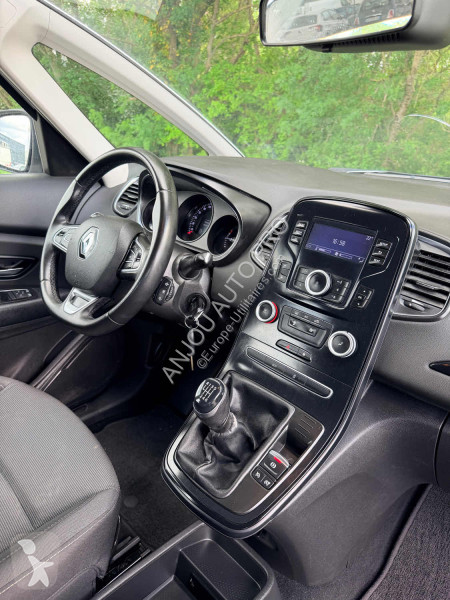 عربة نفعية Renault DCI 120ch LIFE