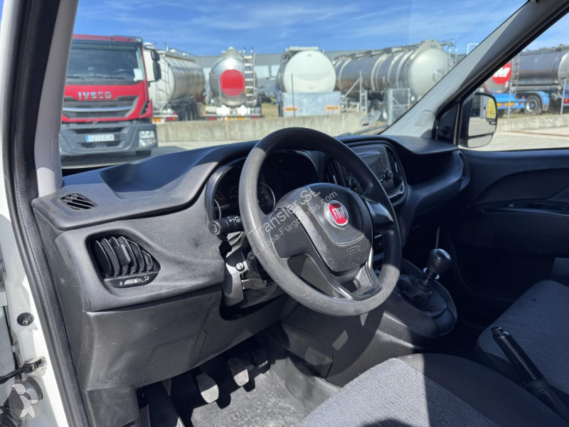 عربة نفعية Fiat  DOBLO
