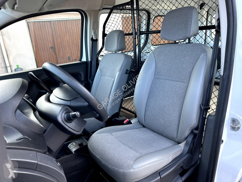 Лекотоварен автомобил Renault Maxi Grand Volume...