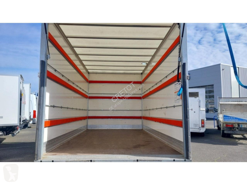 Véhicule utilitaire Iveco DAILY 35C16 3L Caisse...