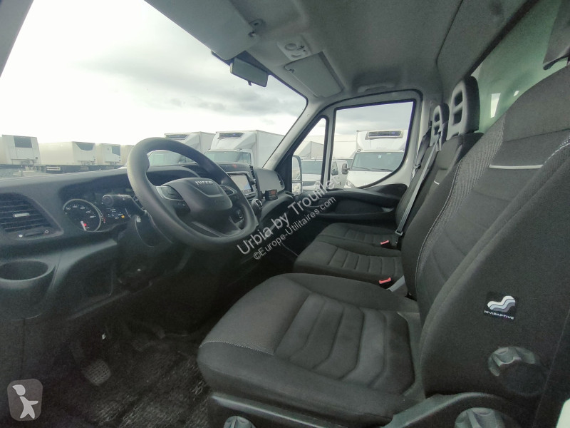 Véhicule utilitaire Iveco FRIGO 12M3 160 CV...