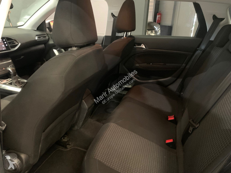 عربة نفعية Peugeot