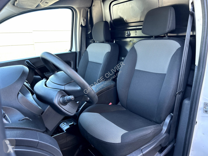 Véhicule utilitaire Renault Maxi Grand Volume...