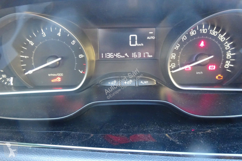 عربة نفعية Peugeot STE 1,2 VTI 82 BVA