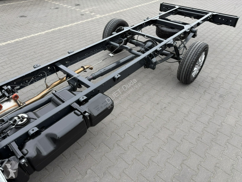 Лекотоварен автомобил Iveco 35S18 H
