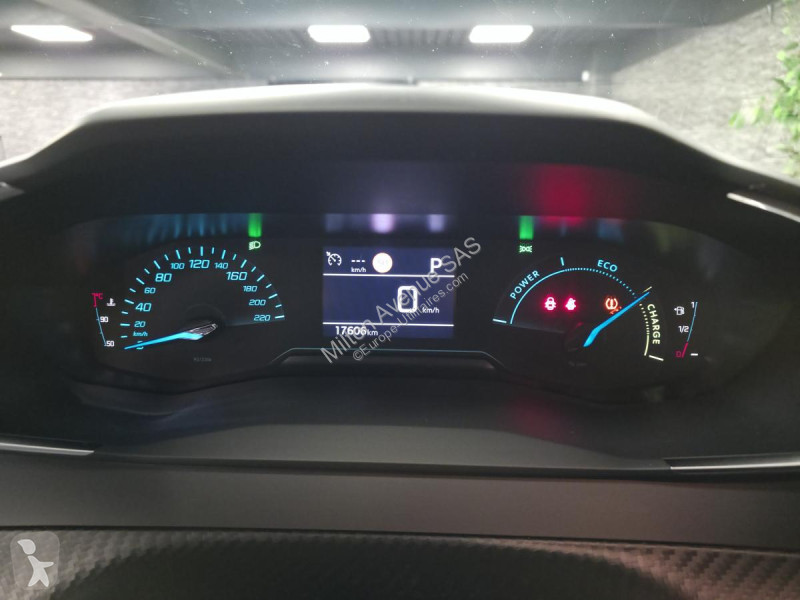 Peugeot 2008 1.2i Hybrid - 136 - BV e-DCS6  II...