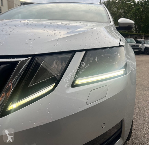 عربة نفعية Skoda OCTAVIA COMBI 1.4 TSI 150CH...
