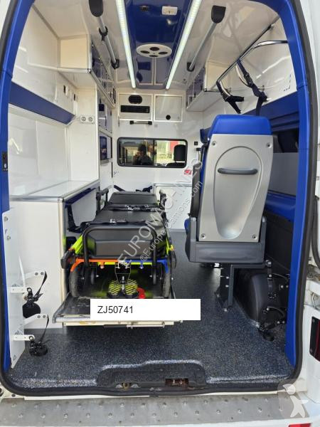 عربة نفعية Renault TRAFIC