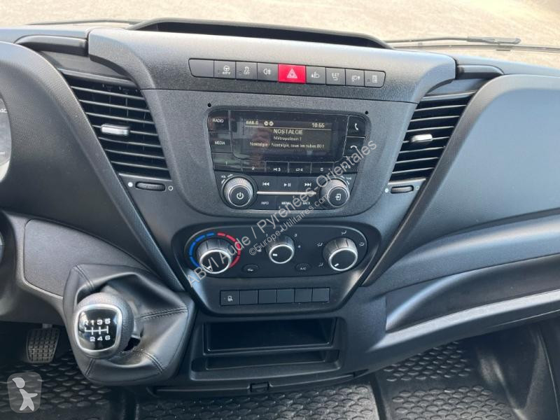 عربة نفعية Iveco 35C16H 3.0 DAILY CAISSE LABBE...