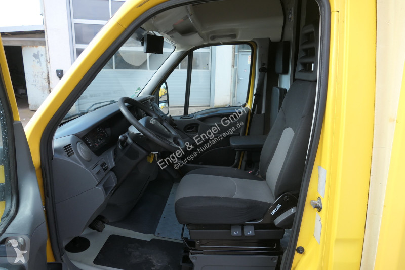 Véhicule utilitaire Iveco Daily 35 S11 C30C...
