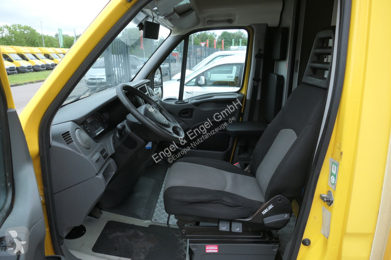 Iveco Daily 35 S11 C30C AUTOMATIK KAMERA Regale...