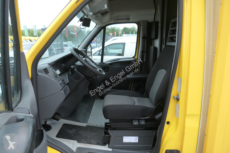 Véhicule utilitaire Iveco Daily 35 S11 C30C...