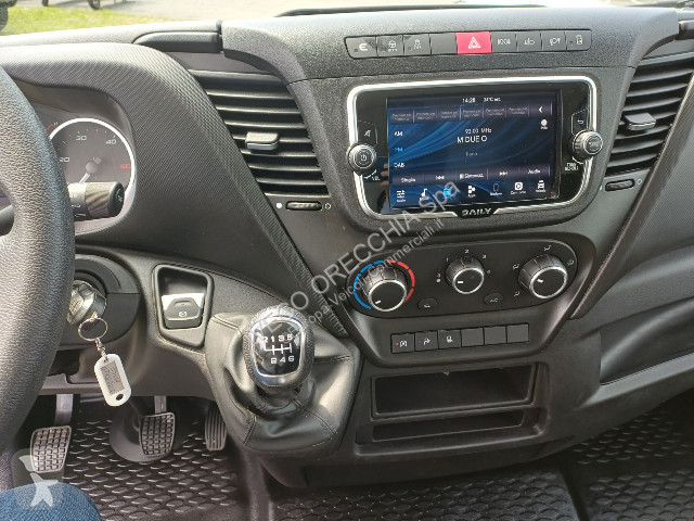 Véhicule utilitaire Iveco DAILY 35S16 - 3520