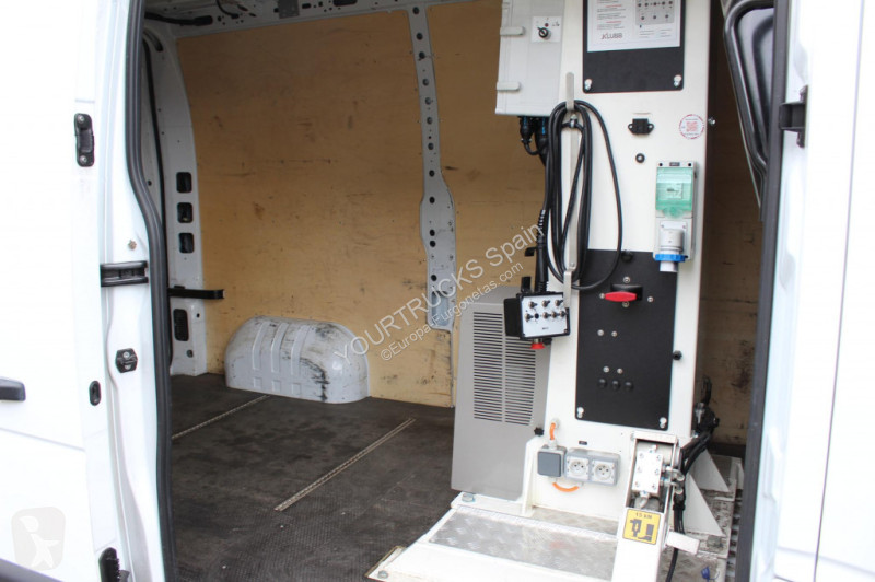 Furgoneta Renault E6 Klubb KL-32 12m 2 Person...