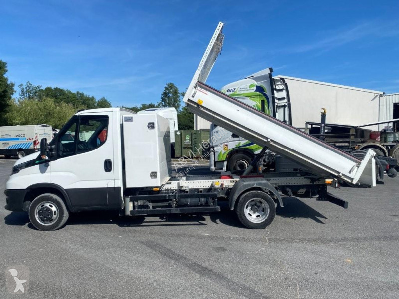 عربة نفعية Iveco 40C14N CNG BENNE 3M30 COFFRE...
