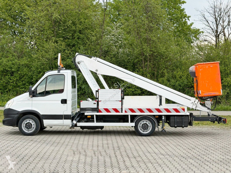 Samochód dostawczy Iveco DAILY...
