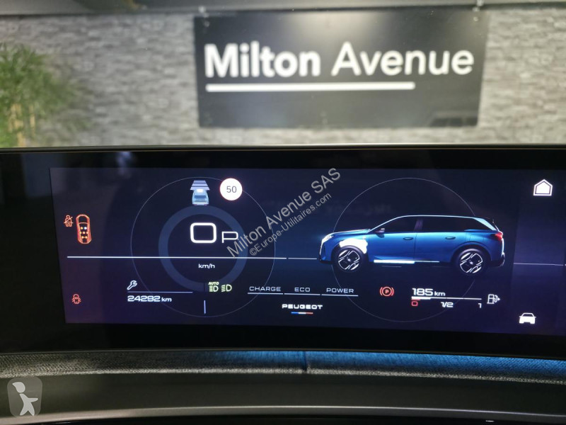 عربة نفعية Peugeot 5008 1.2i Hybrid -136 - BV...
