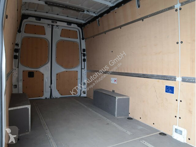 Véhicule utilitaire Mercedes Sprinter 317...