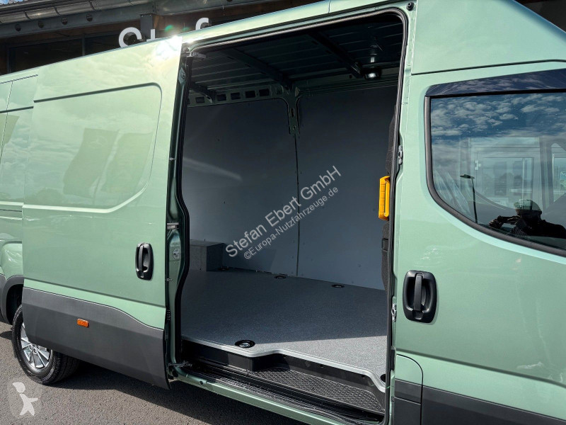 Iveco 35S18 HA8 3.0L...