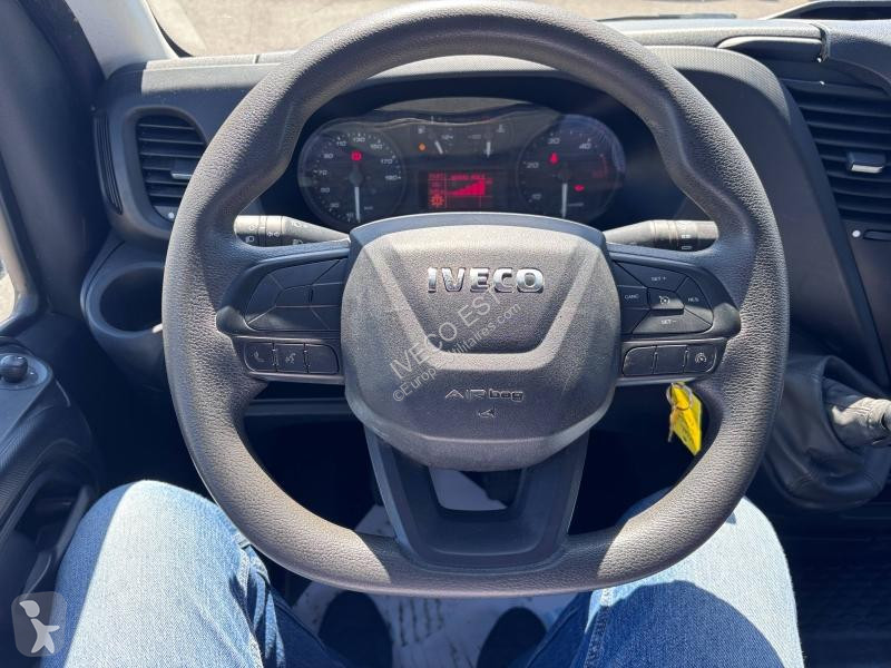 Véhicule utilitaire Iveco moteur 3.0 L - BENNE...
