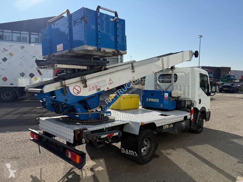 Furgoneta Nissan 35.13 met paus verhuislift 25...