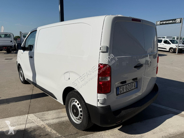 Veicolo commerciale Opel VIVARO 2.0 145 L2H1