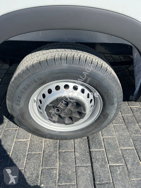 Furgoneta Iveco 35-160 L2H2
