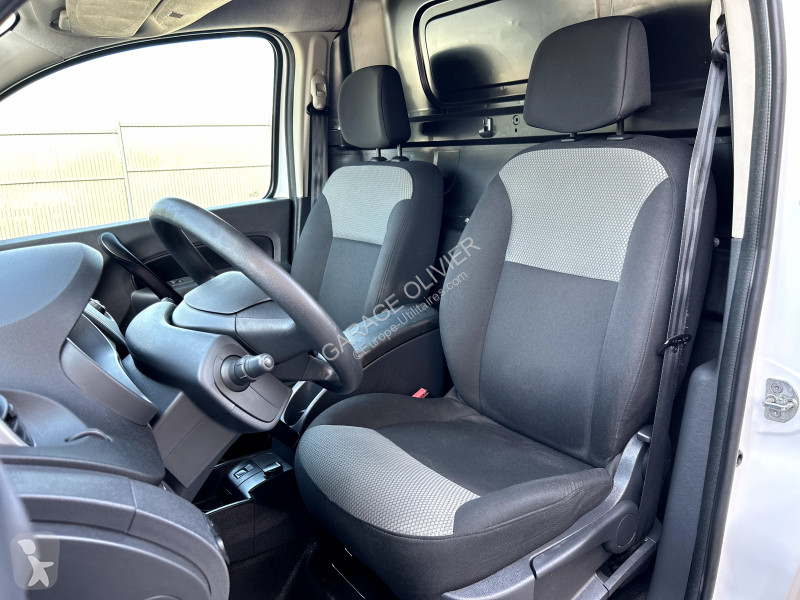 Véhicule utilitaire Renault 1.5 Blue dci 95...