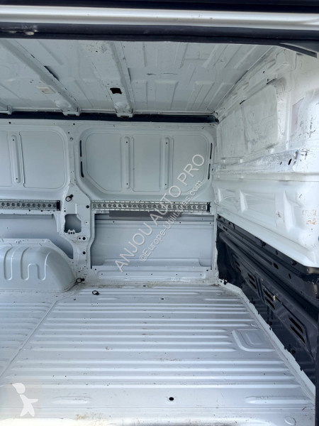 Furgoneta Renault L1H1 2T8 2.0 dCi 110ch Confort