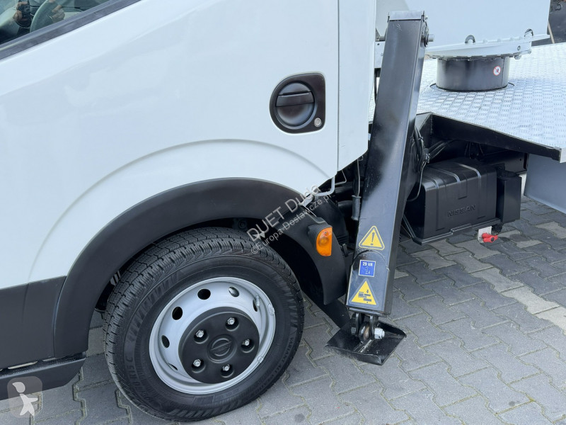 Nissan  Transporter
