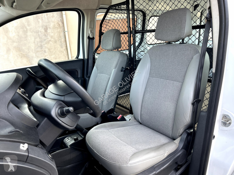 Véhicule utilitaire Renault Maxi Grand Volume...